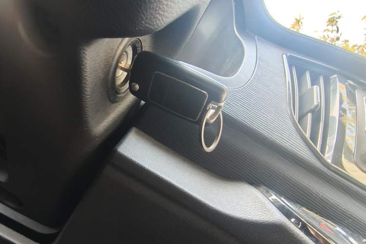 Used FORTHING Lingzhi 2022 M5L 1.6L Utility Model 7 Seats Vehicle Key