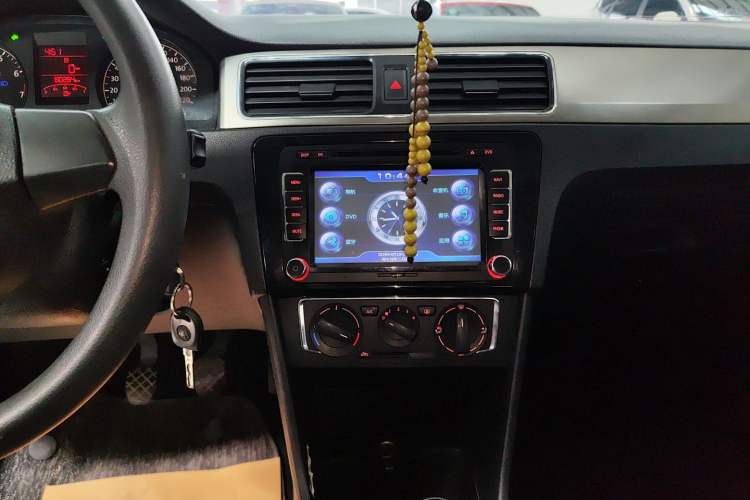 Used Volkswagen Santana 2015 1.6L Manual Comfort Edition