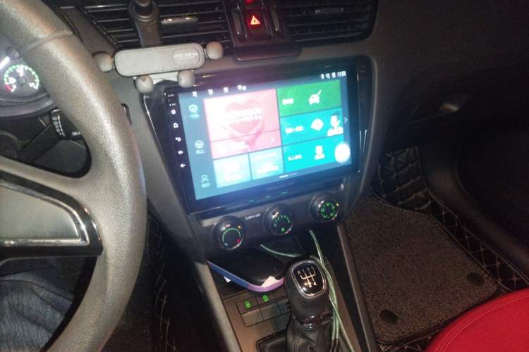 Used Skoda Octavia 2020 1.5L Manual Standard Edition Audio And AC Panel