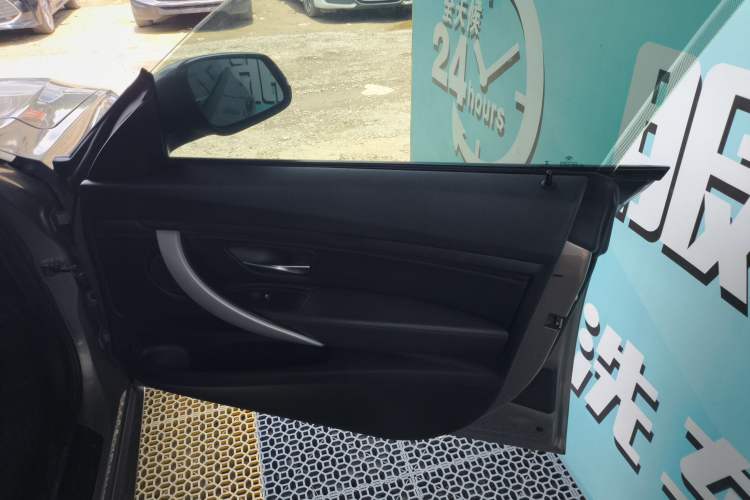 Used BMW 3 Series GT 2013 320i Leading Model