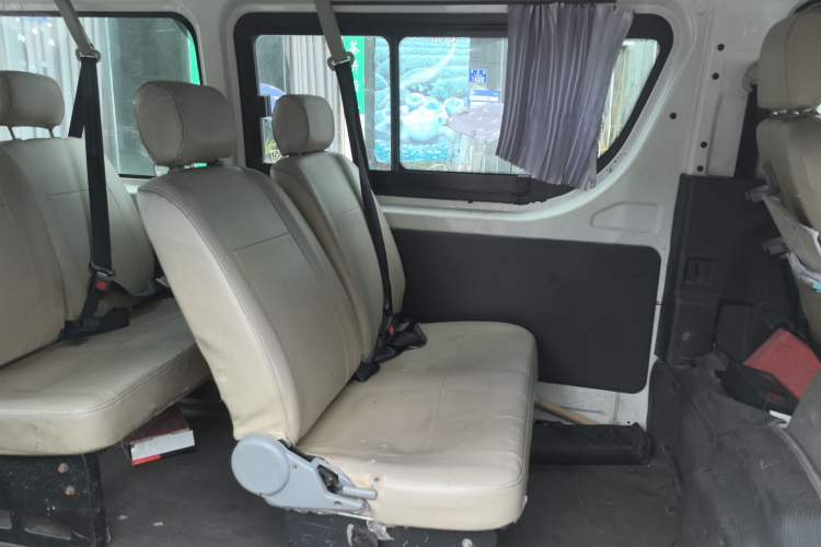 Used Foton Scenic G7 2015 2.0L Commercial & Travel Short Wheelbase High-Roof 486EQV4
