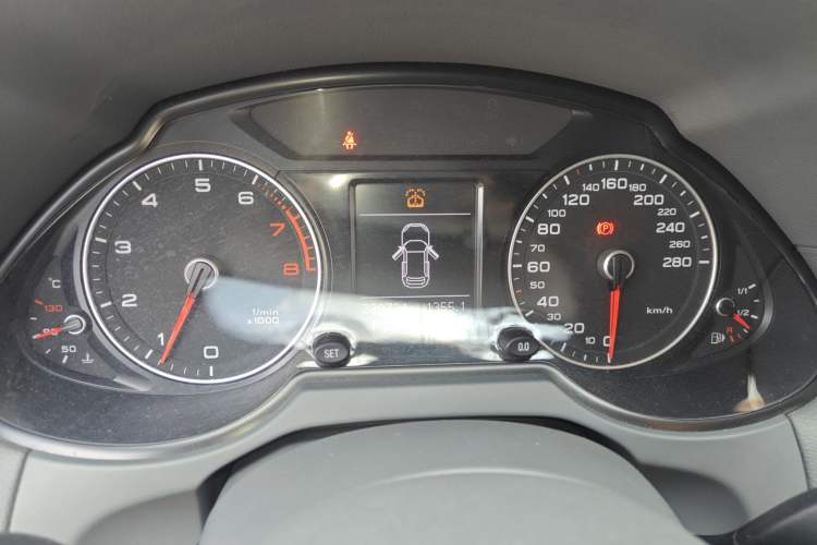 Used Audi Q5 2013 40 TFSI Technology Edition Instrument Cluster