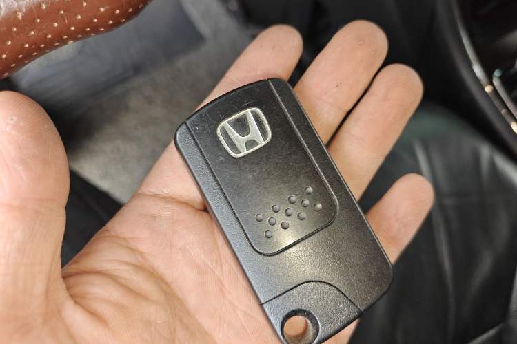 Used Honda Elysion 2012 2.4L VTi-S Prestige Edition Vehicle Key