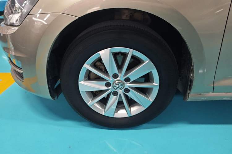 Used Volkswagen Golf 2016 1.6L Automatic Fashion Model Exterior 4