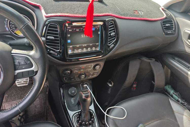 Used Jeep Compass 2017 200T Automatic Prestige Four-Wheel Drive Edition Audio And AC Panel