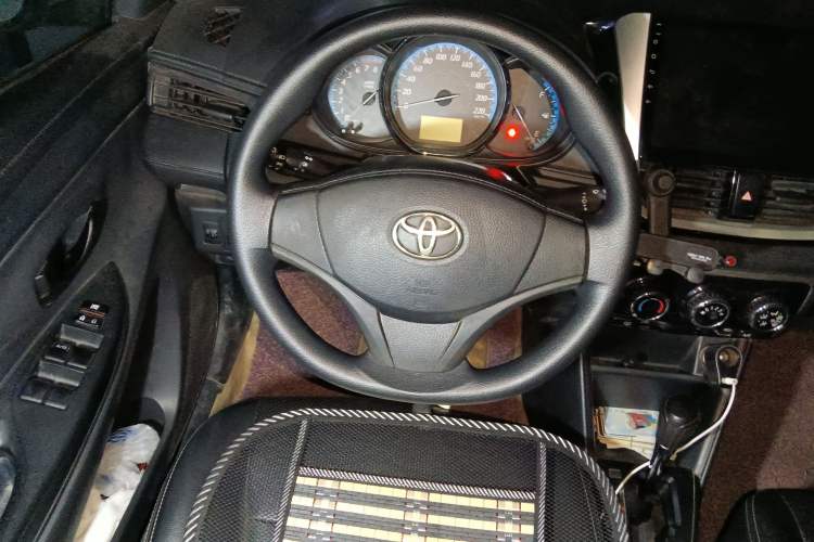 Used Toyota YARiS L Zhi Xiang 2017 1.5E CVT Dynamic Edition Steering Wheel