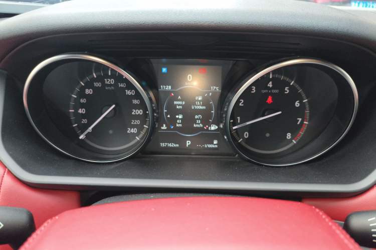 Used Land Rover Discovery 2018 2.0T SE Instrument Cluster
