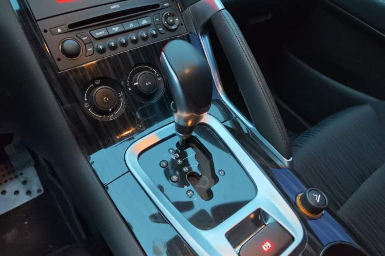 Used Peugeot 3008 2015 2.0L Automatic Classic Edition