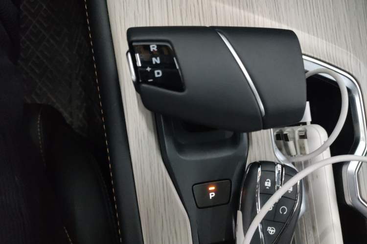 Used CHANGAN X7 PLUS 2024 1.5T Automatic Luxury 7-Seater Gear Lever