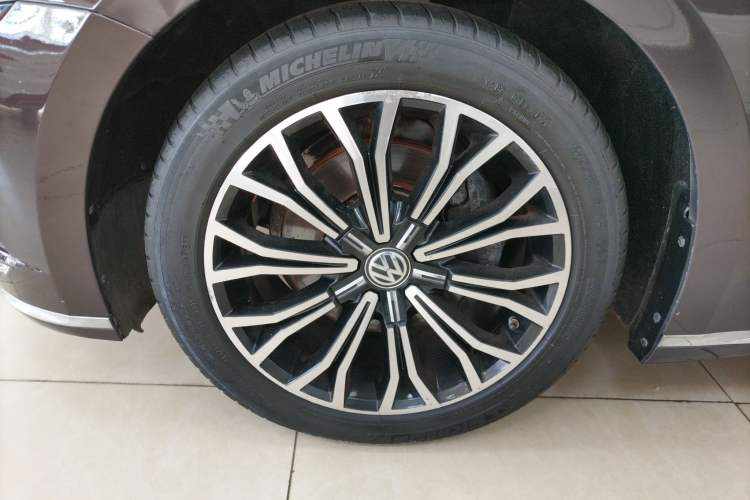 Used Volkswagen Phideon 2018 380TSI Two-Wheel Drive Business Edition
