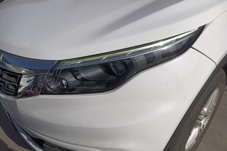 Used Qoros 5 2018 Revised Version 1.6T Automatic Leading Edition