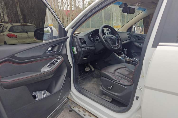 Used Baojun 560 2016 1.8L iAMT Luxury Model
