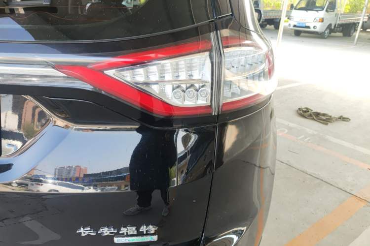 Used Ford Edge 2018 EcoBoost 245 Two-Wheel-Drive Platinum Edition 7-Seater China V Emission Standard