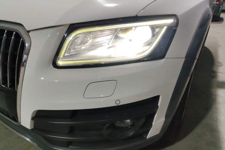 Used Audi Q5 2017 Plus 40 TFSI Technology Model Left Front Headlight