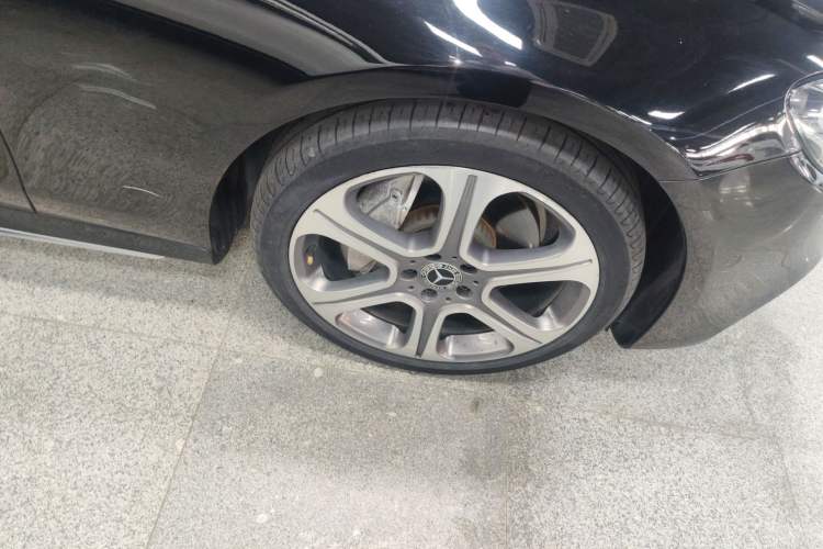 Used Mercedes-Benz E-Class 2018 E 200 L Sport Edition Right Front Wheel Hub