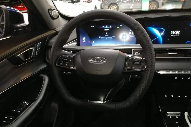 Used Chery Tiggo 8 PLUS 2021 290TGDI DCT Haoting Edition