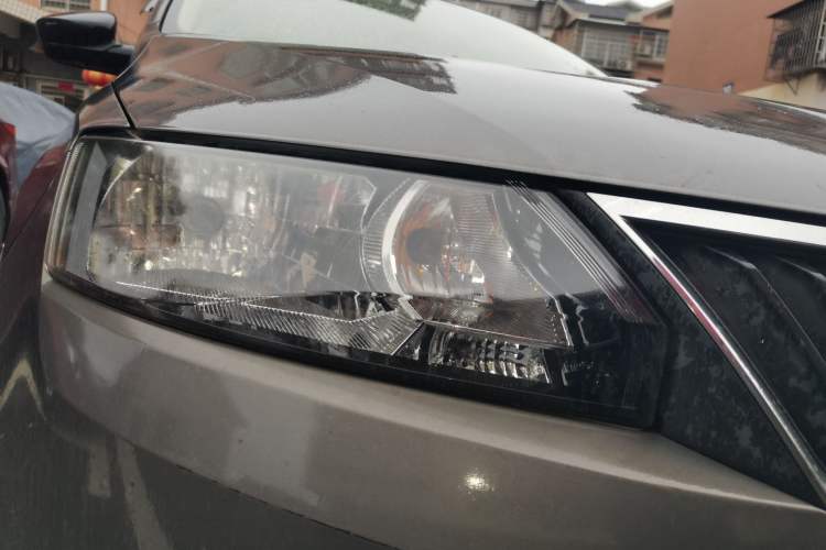 Used Skoda Rapid 2015 1.6L Manual Le Xuan Model