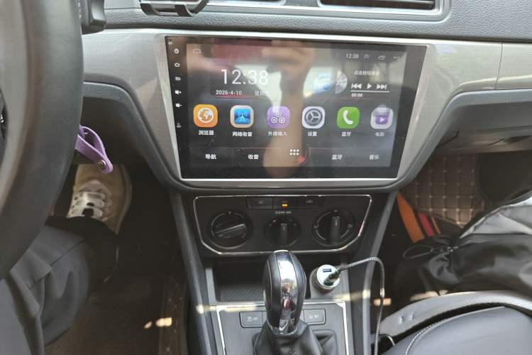 Used Volkswagen Lavida 2015 1.6L Automatic Comfort Edition Audio And AC Panel