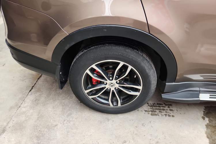 Used Dongfeng Fengon 580 2017 1.5T CVT Smart Style Model Right Rear Wheel Hub