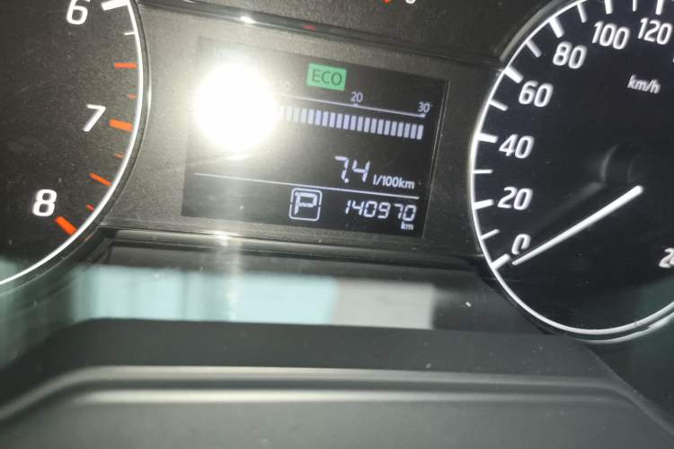 Used Nissan Tiida 2016 1.6L CVT Cool Dynamic Edition Odometer Close Up