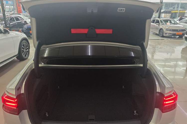 Used Volkswagen Phideon 2018 380TSI Two-Wheel Drive Business Edition