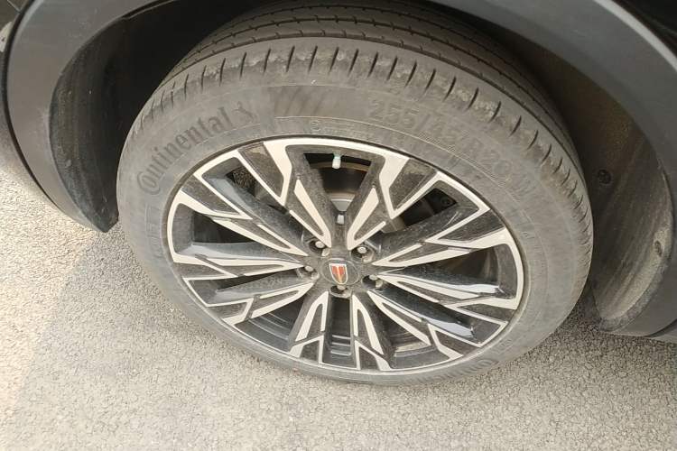 Used Hongqi HS5 2025 2.0T All-Wheel-Drive Flagship Pro Edition Right Rear Wheel Hub