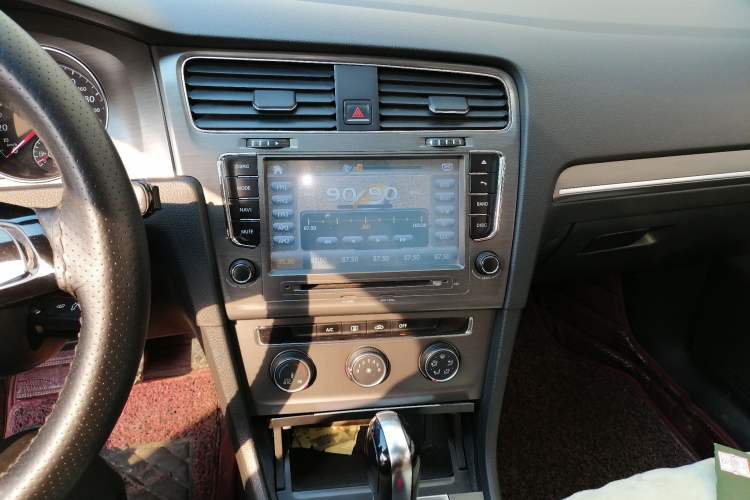 Used Volkswagen Golf 2015 1.4TSI Automatic Comfort Model
