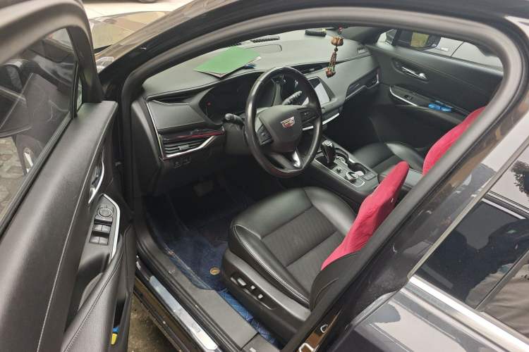 Used Cadillac XT4 2018 28T Two-Wheel Drive Tech Version Driver Seat