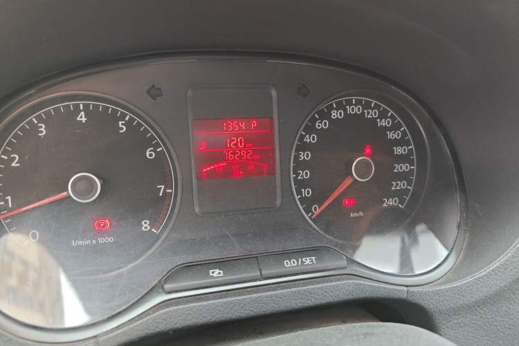 Used Volkswagen Polo 2013 1.6L Automatic Luxury Edition
