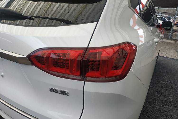 Used Wey VV6 2021 2.0T Two-Wheel Drive Smart Protection+