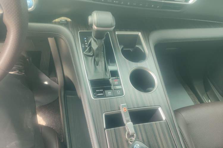 Used Toyota SIENNA 2023 2.5L Hybrid Platinum Edition
