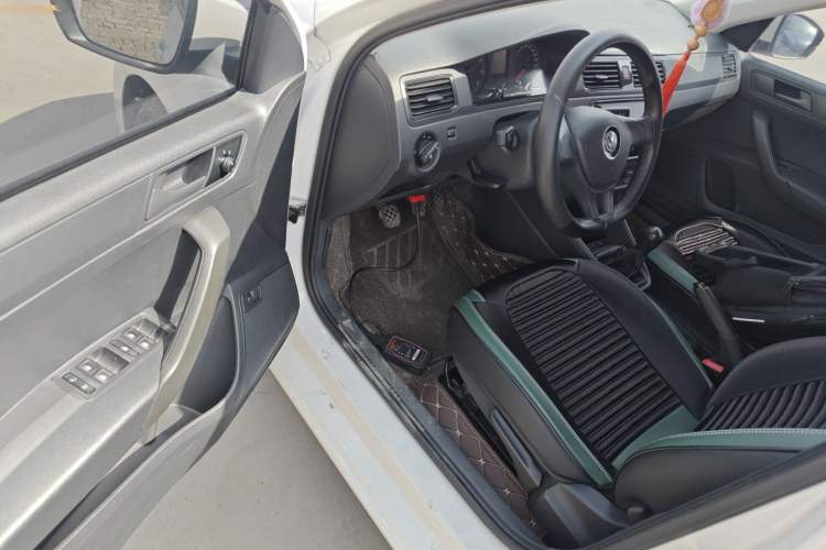 Used Volkswagen Santana 2019 1.5L Manual Fashion Edition China VI Standard Driver Seat