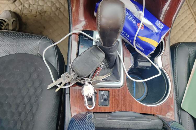 Used Toyota Highlander 2015 2.0T Four-Wheel Drive Luxury Edition 7-Seater Gear Lever