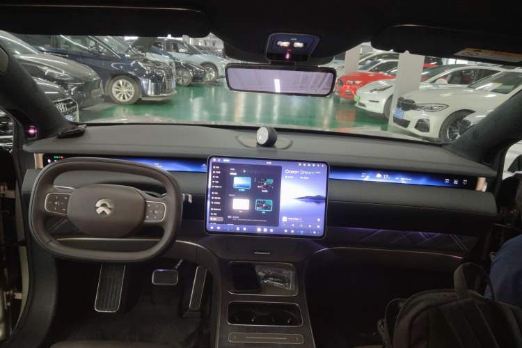 Used Nio ET9 2025 100kWh Signature Edition Center Console