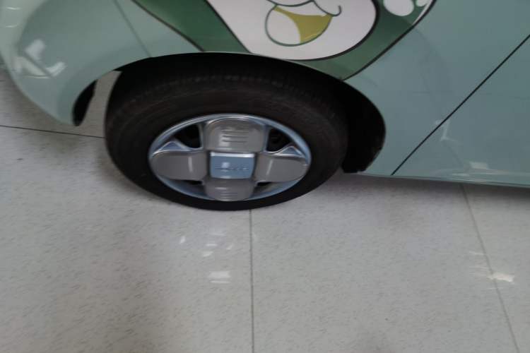 Used Geely Galaxy Panda 2023 Panda Mini 200km Endurance Bear Left Front Wheel Hub