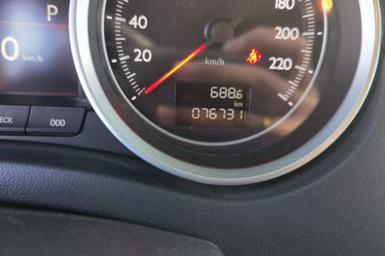 Used Peugeot 508 2015 1.8THP Automatic Flagship Edition Odometer Close Up