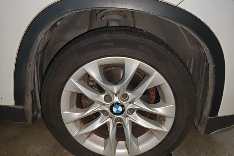 Used BMW X1 2015 sDrive18i Fashion Upgrade Edition Right Front Wheel Hub