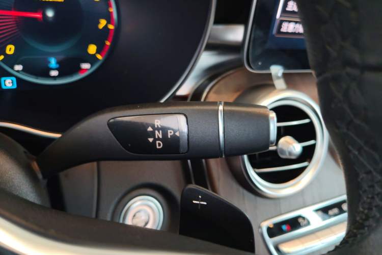 Used Mercedes-Benz GLC 2020 GLC 300 L 4MATIC Dynamic Edition Gear Lever