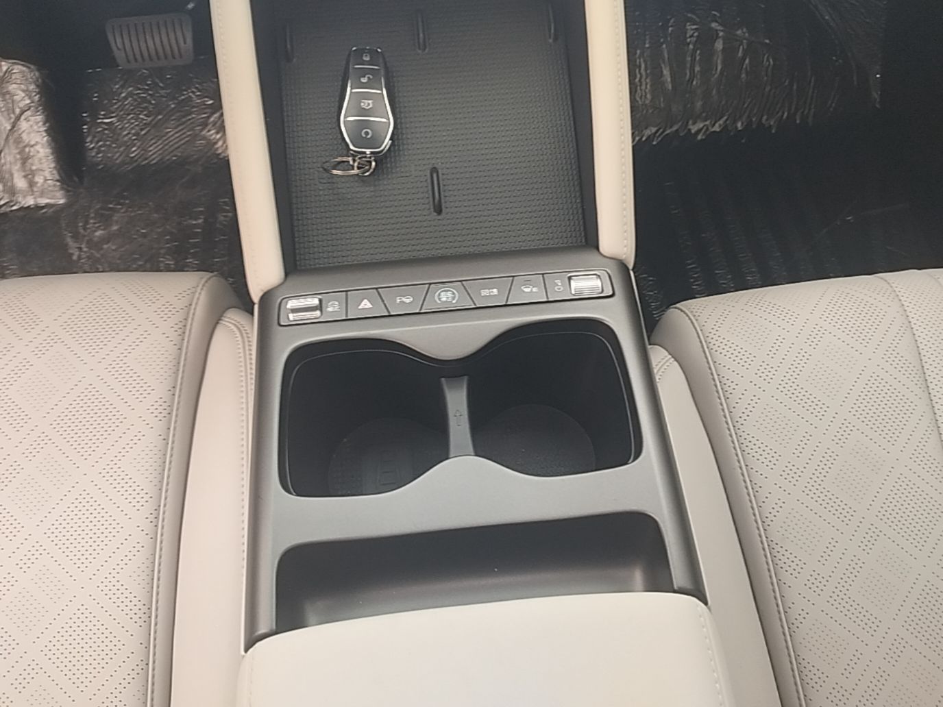 BYD Yuan UP 2025 Intelligent Driving Version 401 KM Dynamic Edition — снимка 16