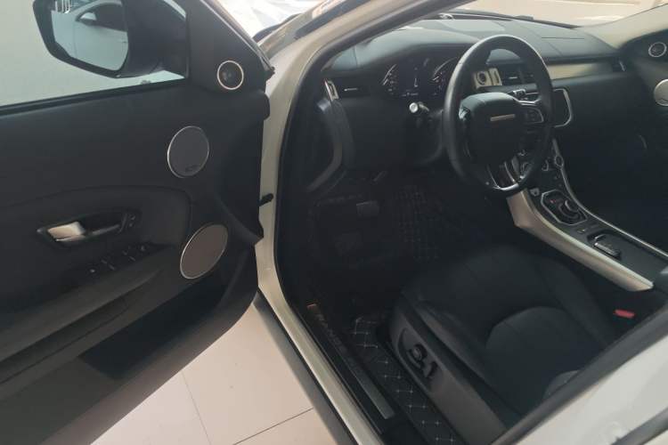 Used Land Rover Range Evoque 2018 240 PS SE Smart Brilliance Edition