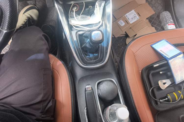 Used Baojun 510 2017 1.5L Manual Luxury Model Gear Lever