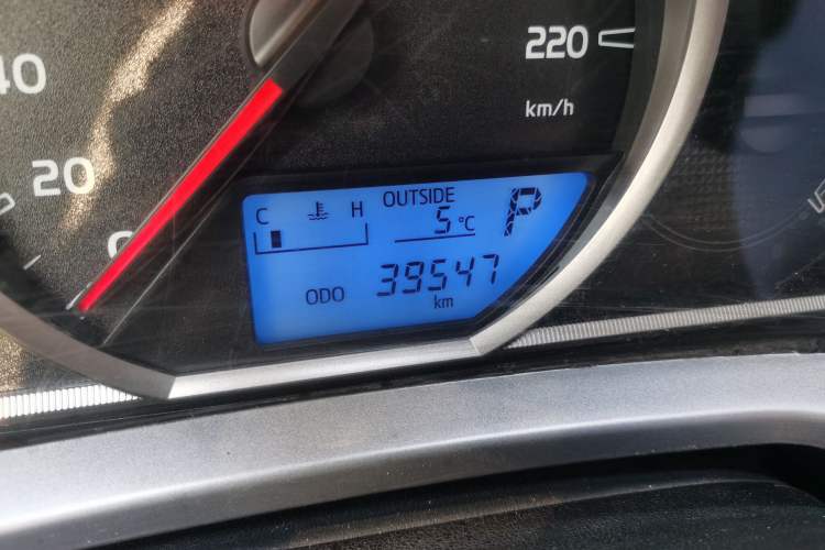 Used Toyota RAV4 2019 2.0L CVT Two-Wheel Drive Luxury Version China VI Standard