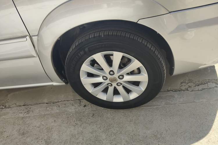 Used Buick GL8 2014 2.4L Classic Edition Right Front Wheel Hub