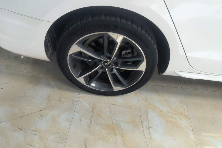 Used Audi A4L 2022 40 TFSI Fashion Dynamic Model Right Rear Wheel Hub