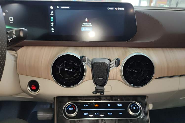 Used FORTHING Yacht 2022 1.5T DCT Chasing-the-Waves Edition Audio And AC Panel