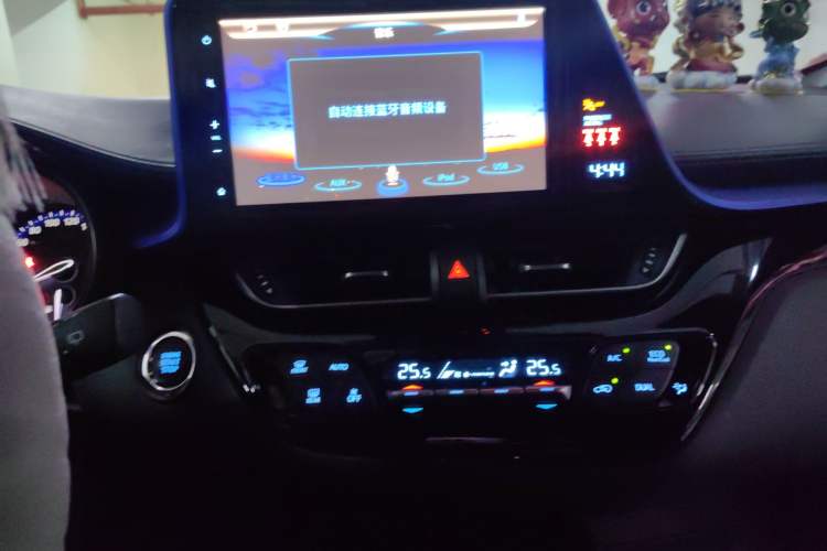 Used Toyota C-HR 2018 2.0L Luxury Edition China VI Standard
