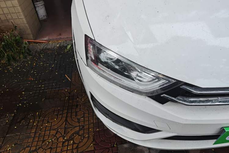 Used Zotye SR7 2016 1.5T CVT Cube Heart Edition China IV Standard