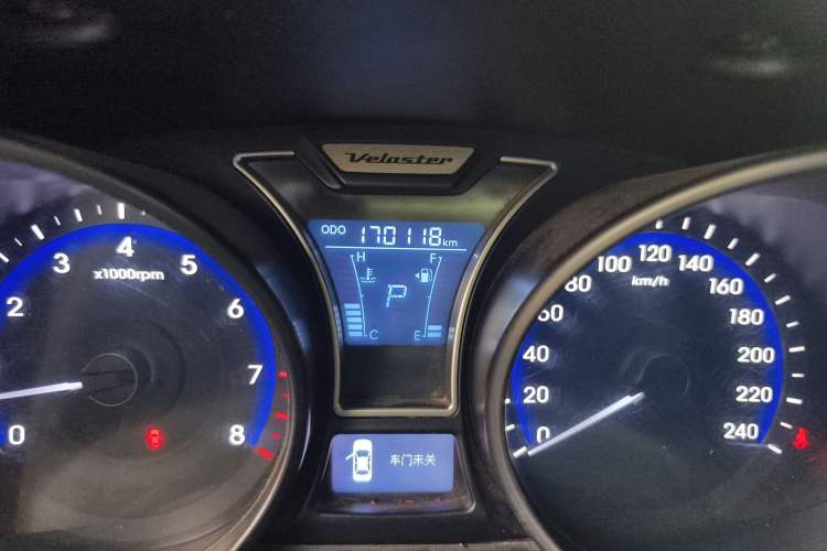 Used Hyundai Veloster 2012 1.6T Automatic Luxury Edition Odometer Close Up