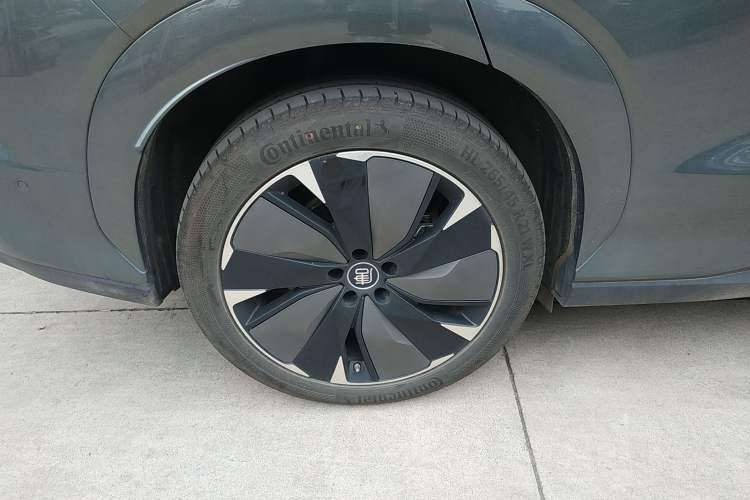 Used BYD Tang L 2025 DM 175KM Drone Player Edition Right Rear Wheel Hub