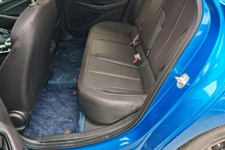 Used Buick Verano 2022 Pro GS Wind-Chasing Edition Left Rear Seat